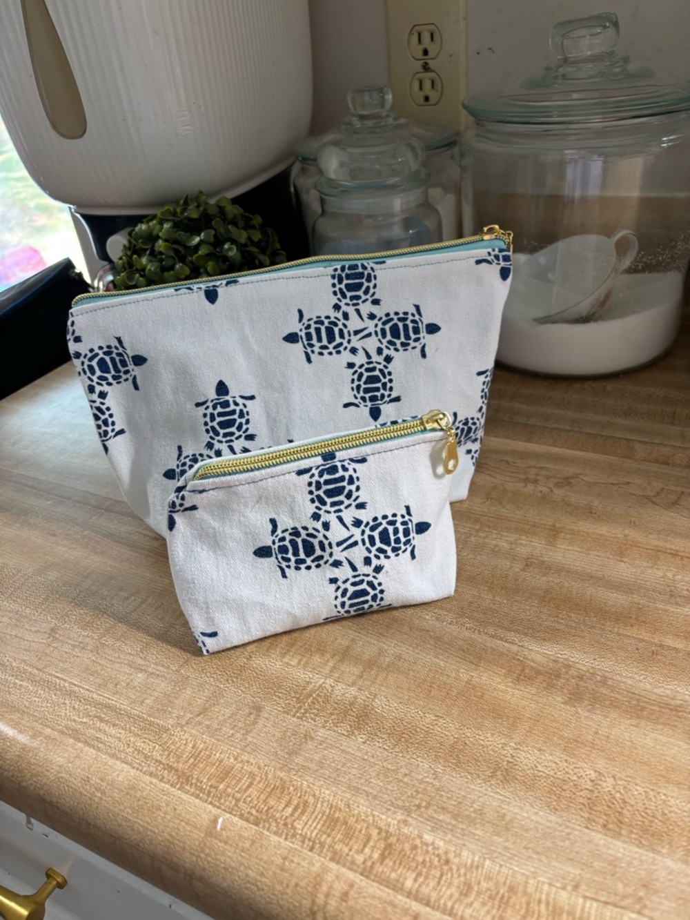 White & Navy Turtle Print Cosmetic Pouch Set